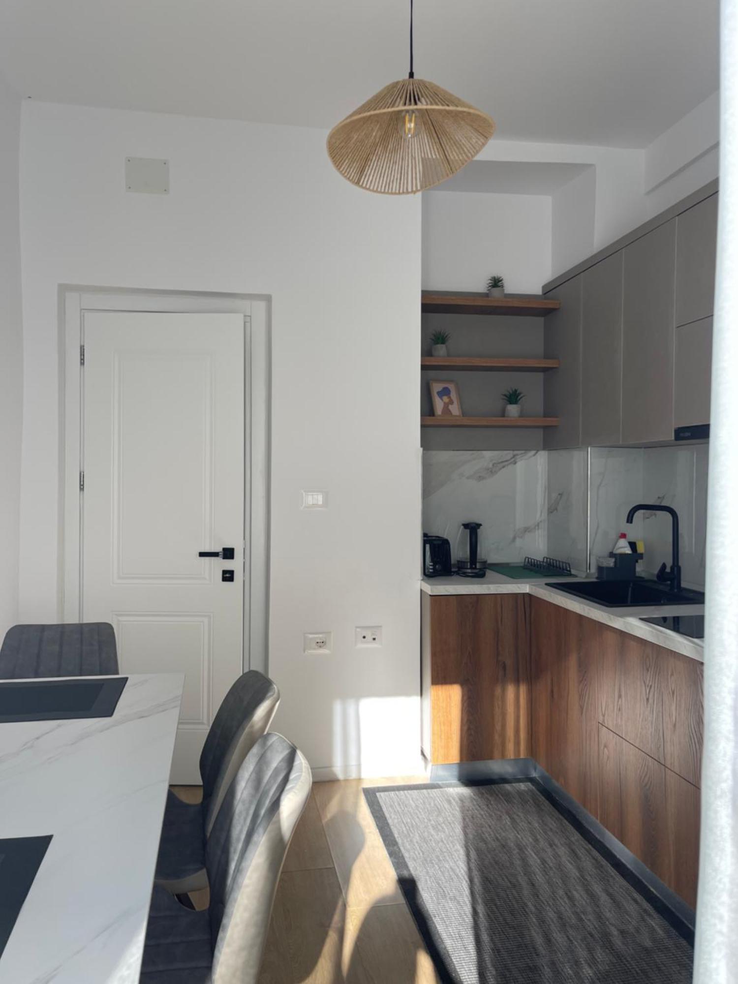 Sunny City Center Apartment Lezhe Luaran gambar